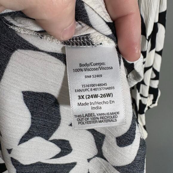 Terra & Sky Black & White Floral Boho Peasant Top - 3X 24/26 - Women's Plus Size - Picture 6 of 7